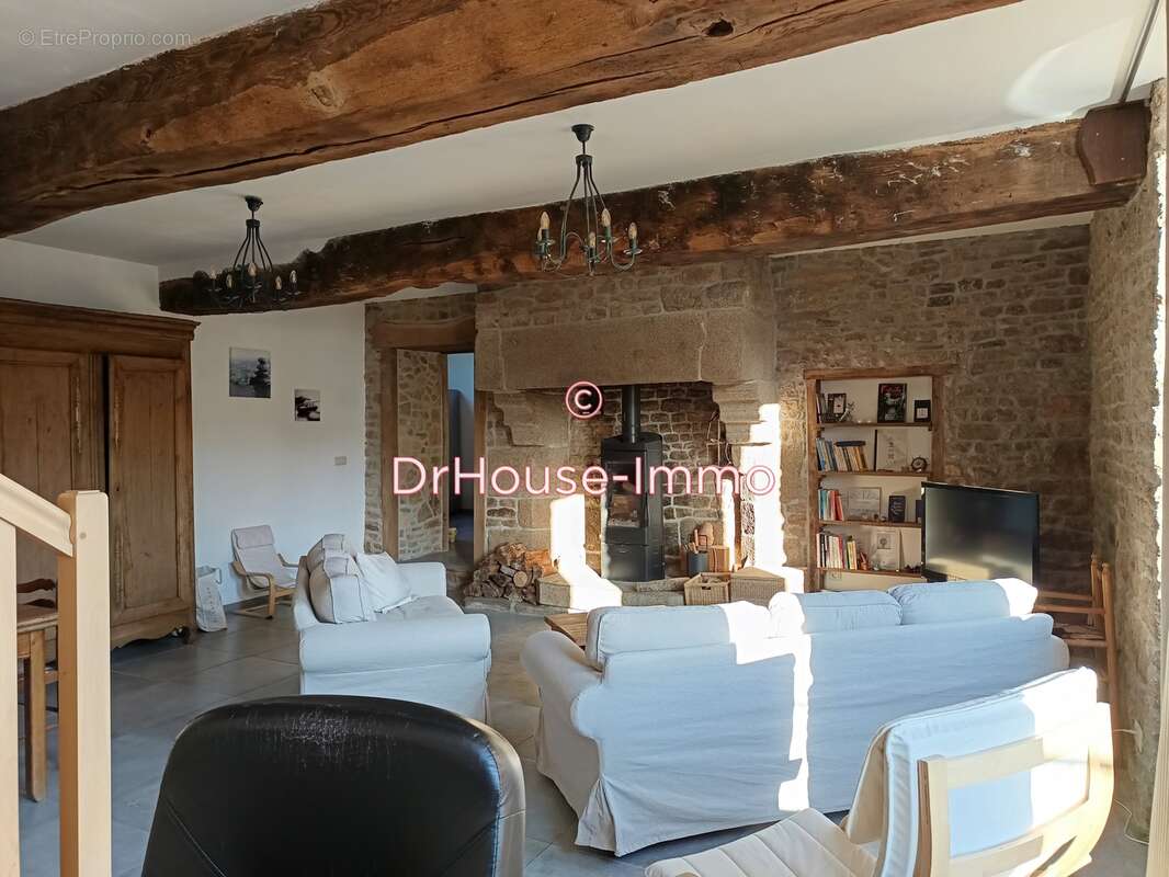 Maison à LOUVIGNE-DU-DESERT