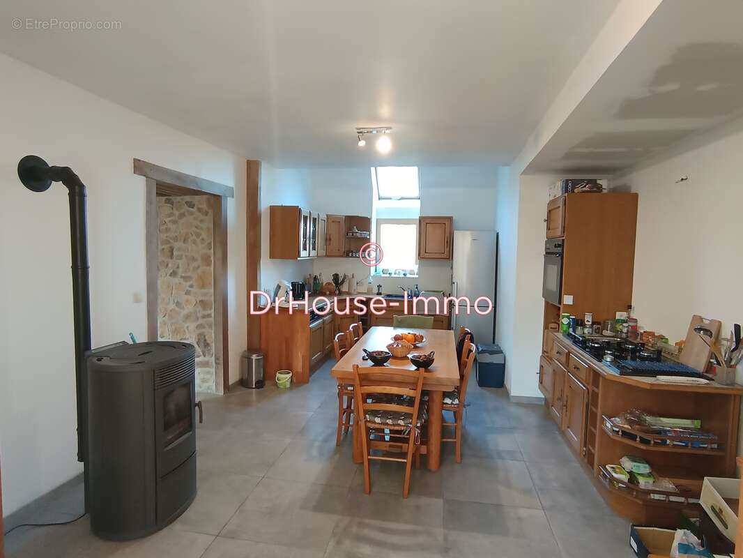 Maison à LOUVIGNE-DU-DESERT