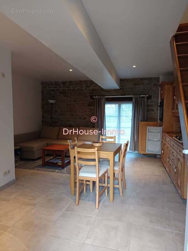 Maison à LOUVIGNE-DU-DESERT