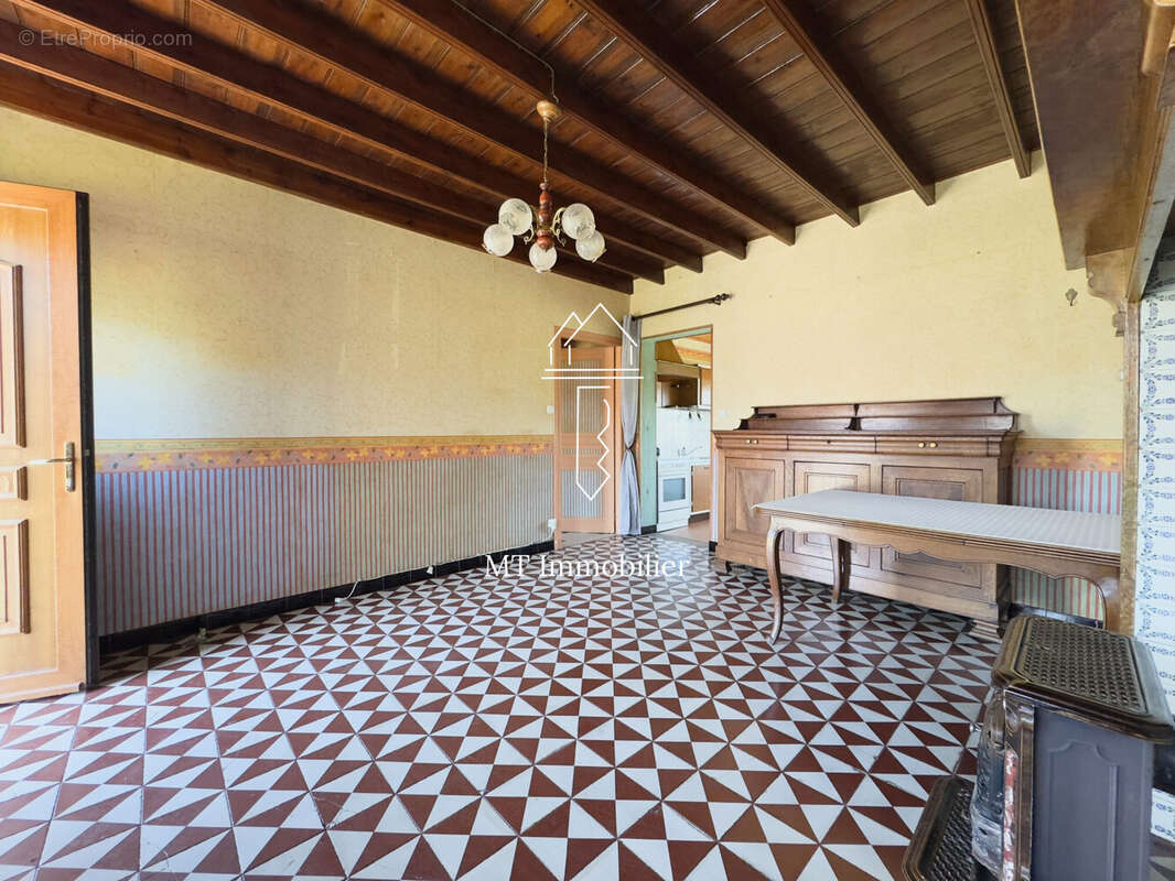 Maison à BEAURAINVILLE