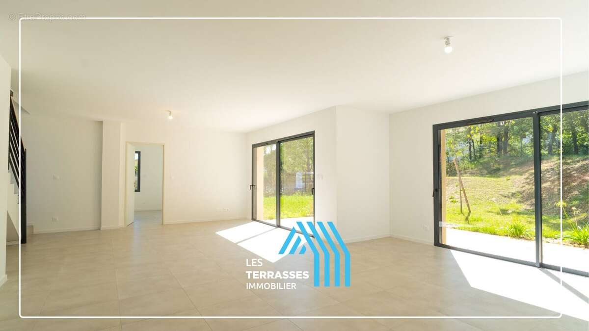 Maison à MONTELIMAR