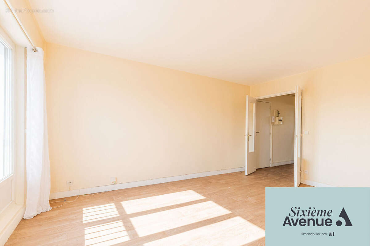 Appartement à CHILLY-MAZARIN