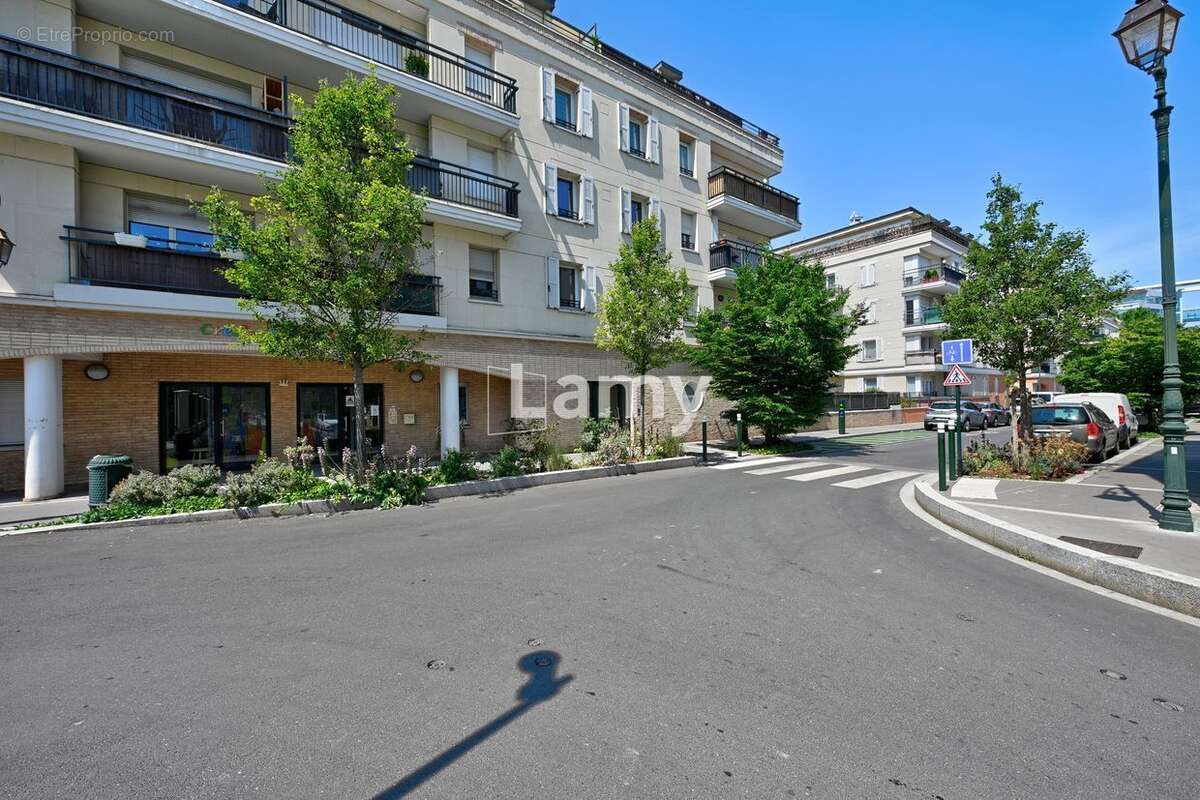 Appartement à LA GARENNE-COLOMBES