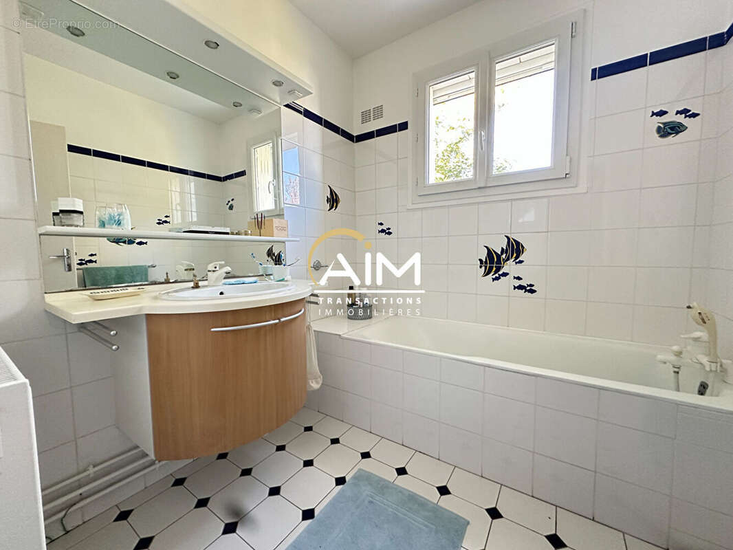 Maison à MONTLOUIS-SUR-LOIRE