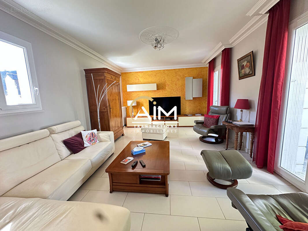 Maison à MONTLOUIS-SUR-LOIRE