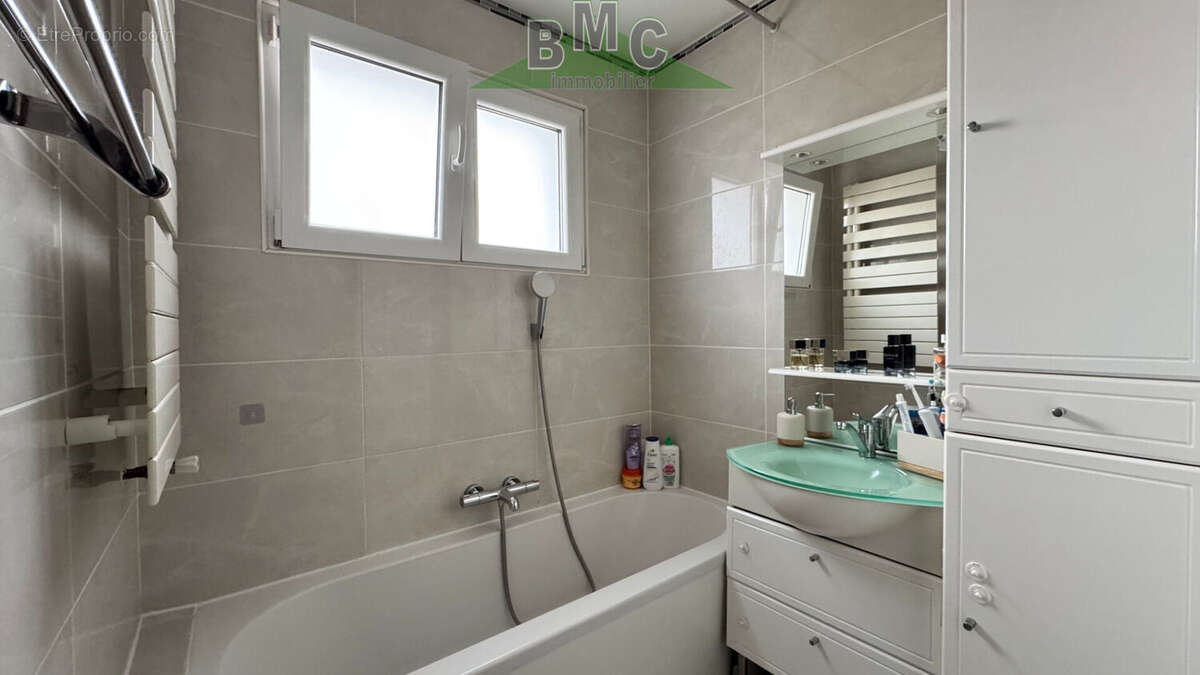 Appartement à LE PLESSIS-BOUCHARD