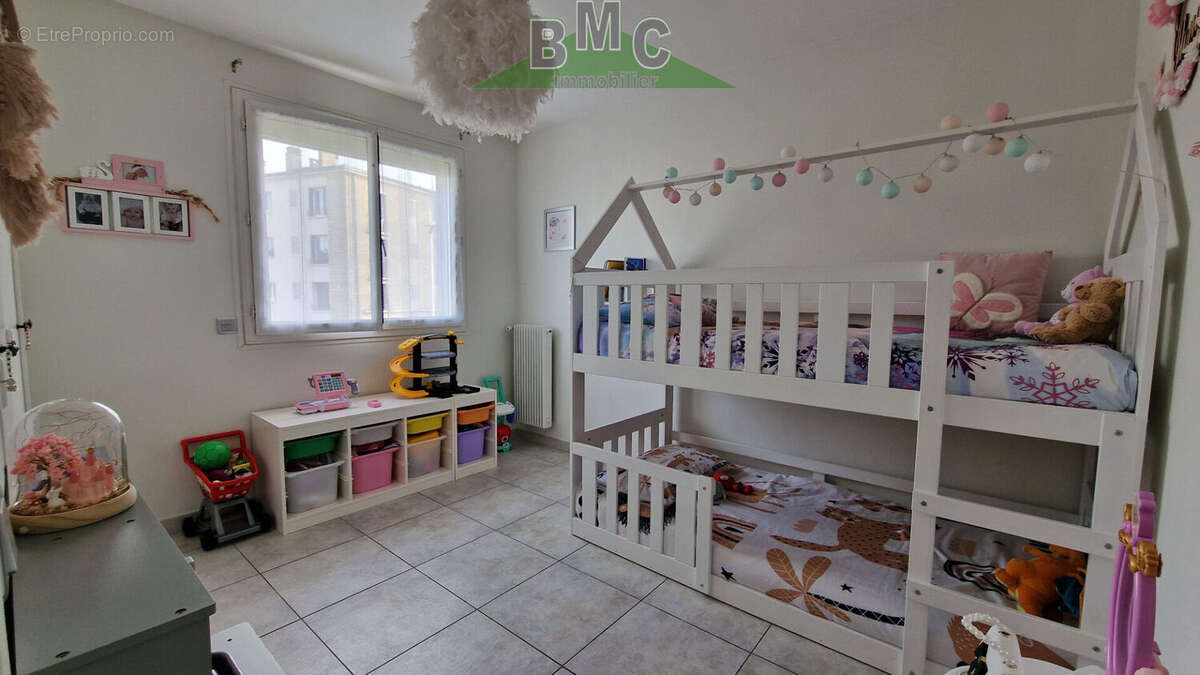 Appartement à LE PLESSIS-BOUCHARD