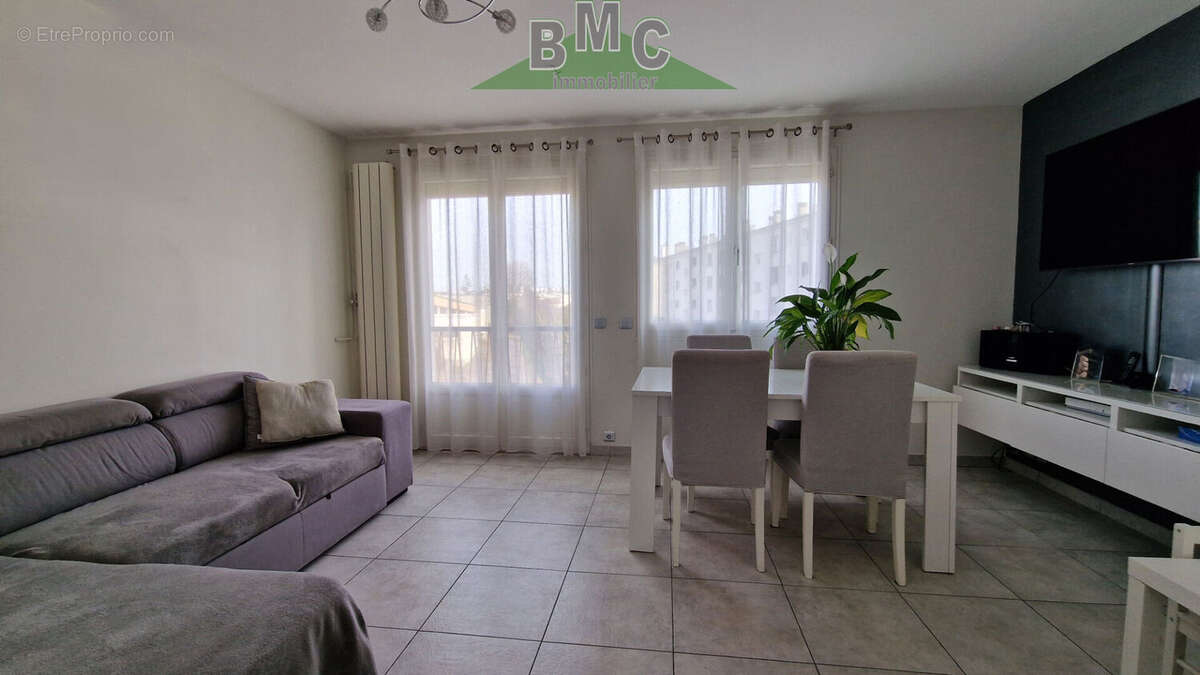 Appartement à LE PLESSIS-BOUCHARD