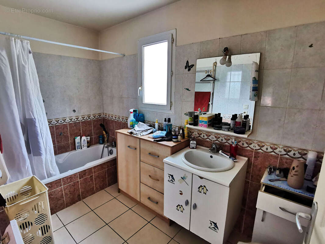 Appartement à SAINT-LAURENT-DE-LA-SALANQUE