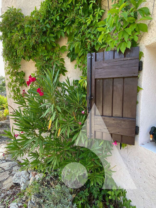 Maison à FOX-AMPHOUX