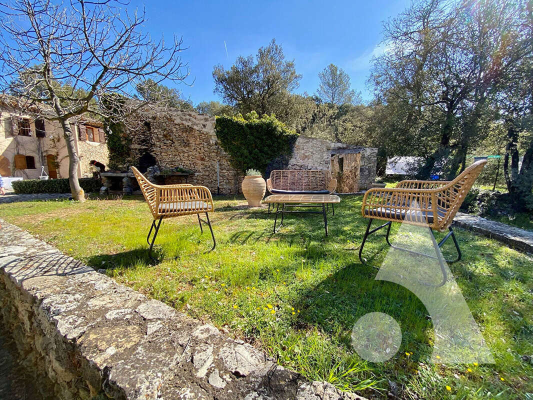 Maison à FOX-AMPHOUX