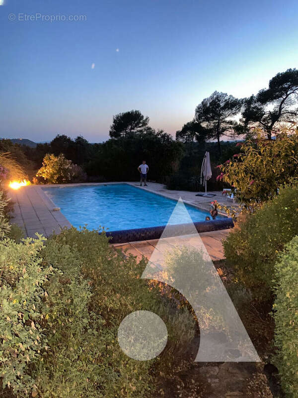 Maison à FOX-AMPHOUX