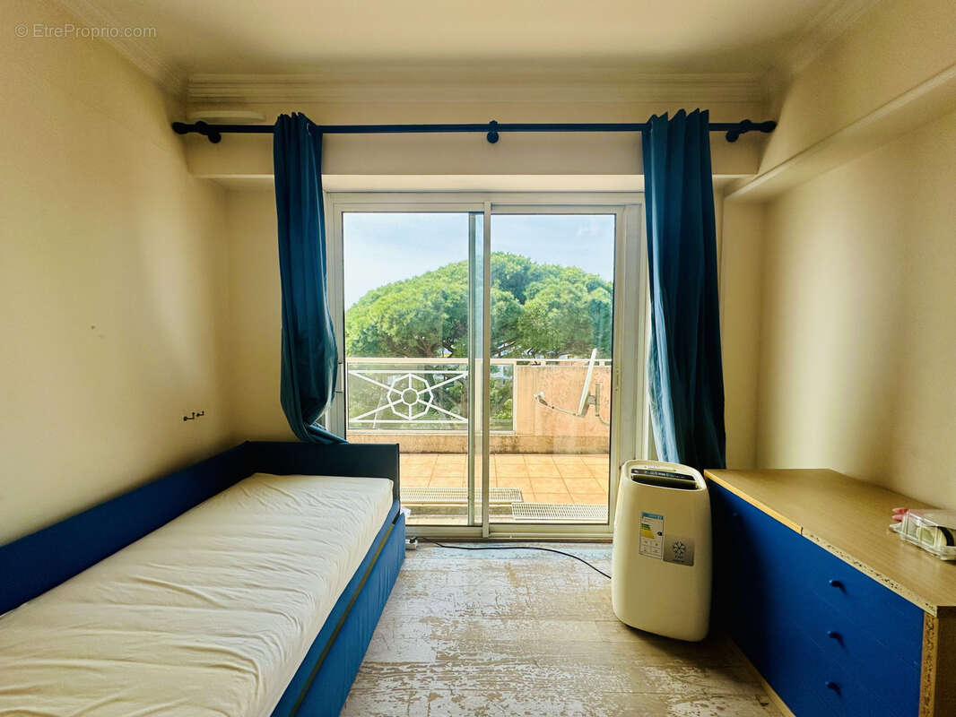 Appartement à VALLAURIS