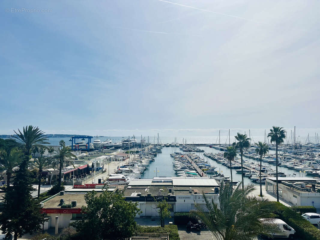 Appartement à VALLAURIS