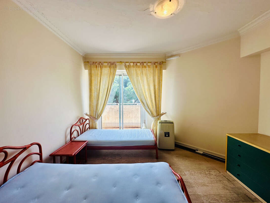 Appartement à VALLAURIS