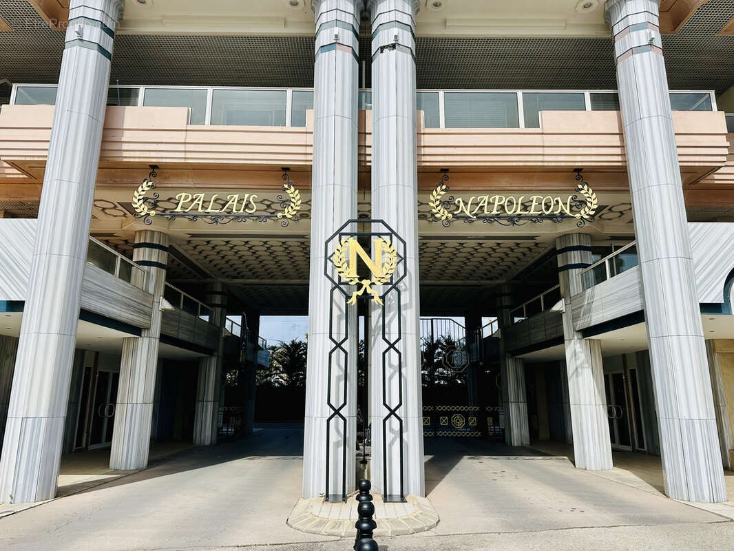 Appartement à VALLAURIS