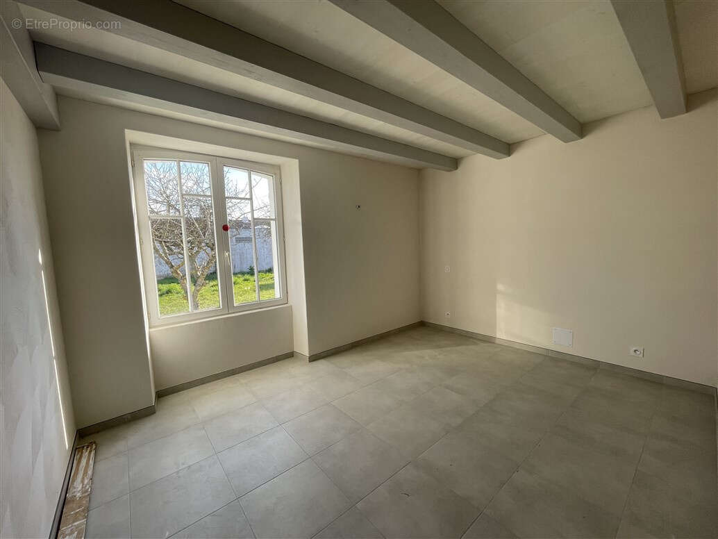 Maison à L&#039;EPINE