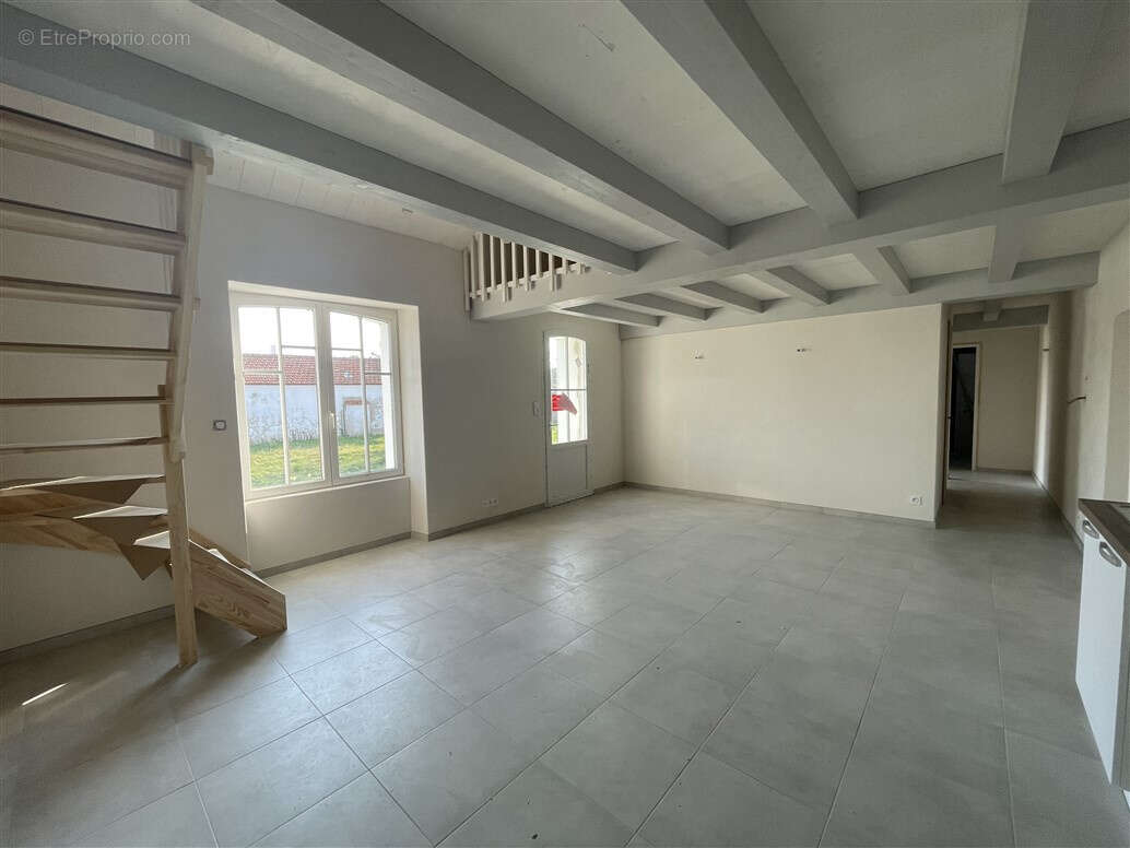 Maison à L&#039;EPINE