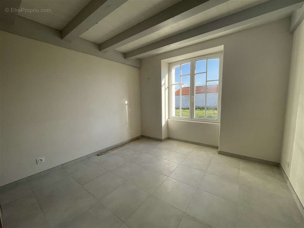 Maison à L&#039;EPINE