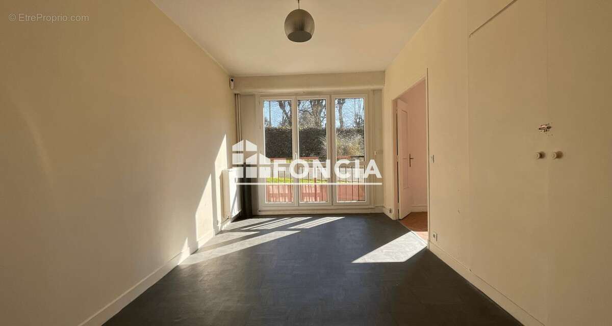 Appartement à CORBEIL-ESSONNES