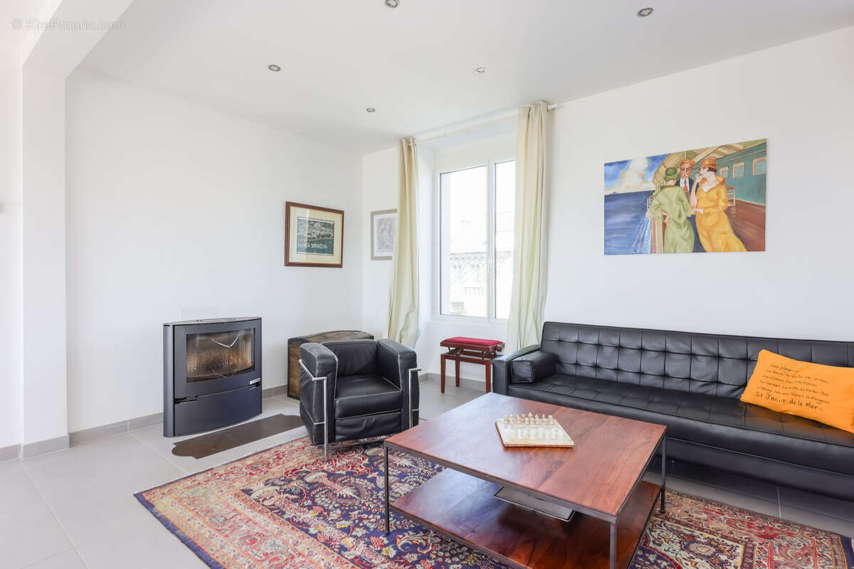 Maison à SAINT-JACUT-DE-LA-MER