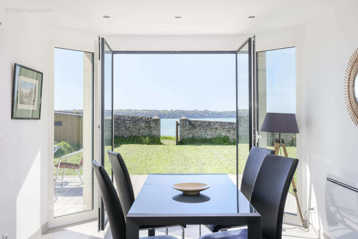 Maison à SAINT-JACUT-DE-LA-MER