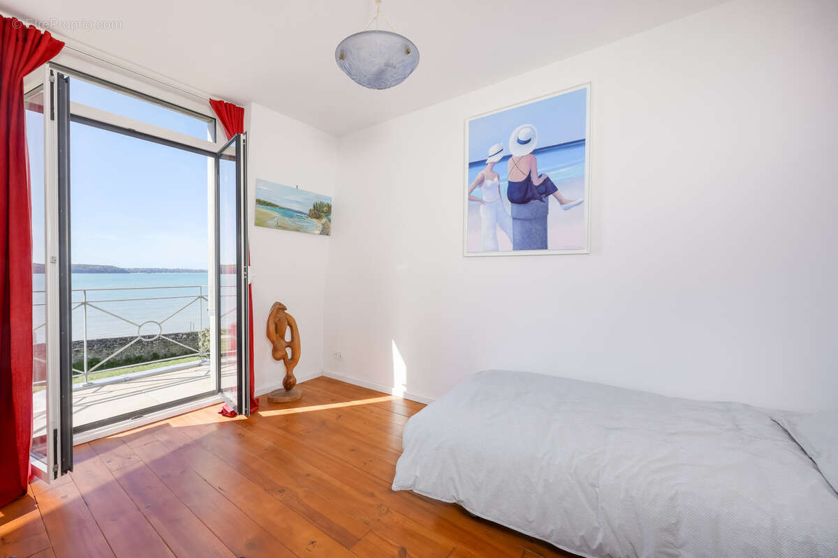 Maison à SAINT-JACUT-DE-LA-MER