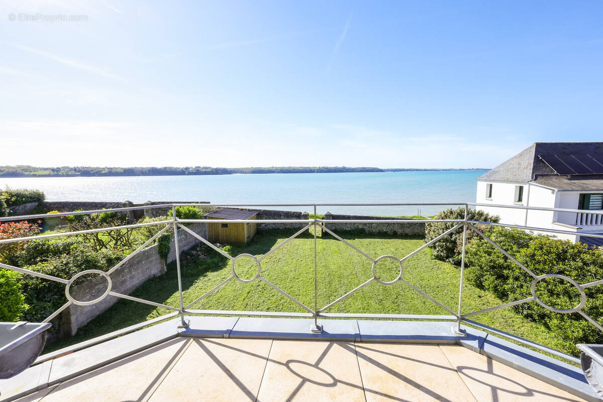 Maison à SAINT-JACUT-DE-LA-MER