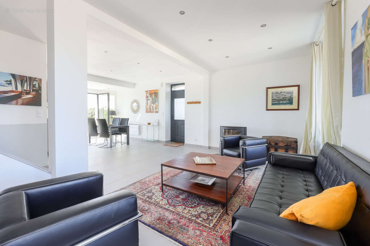 Maison à SAINT-JACUT-DE-LA-MER