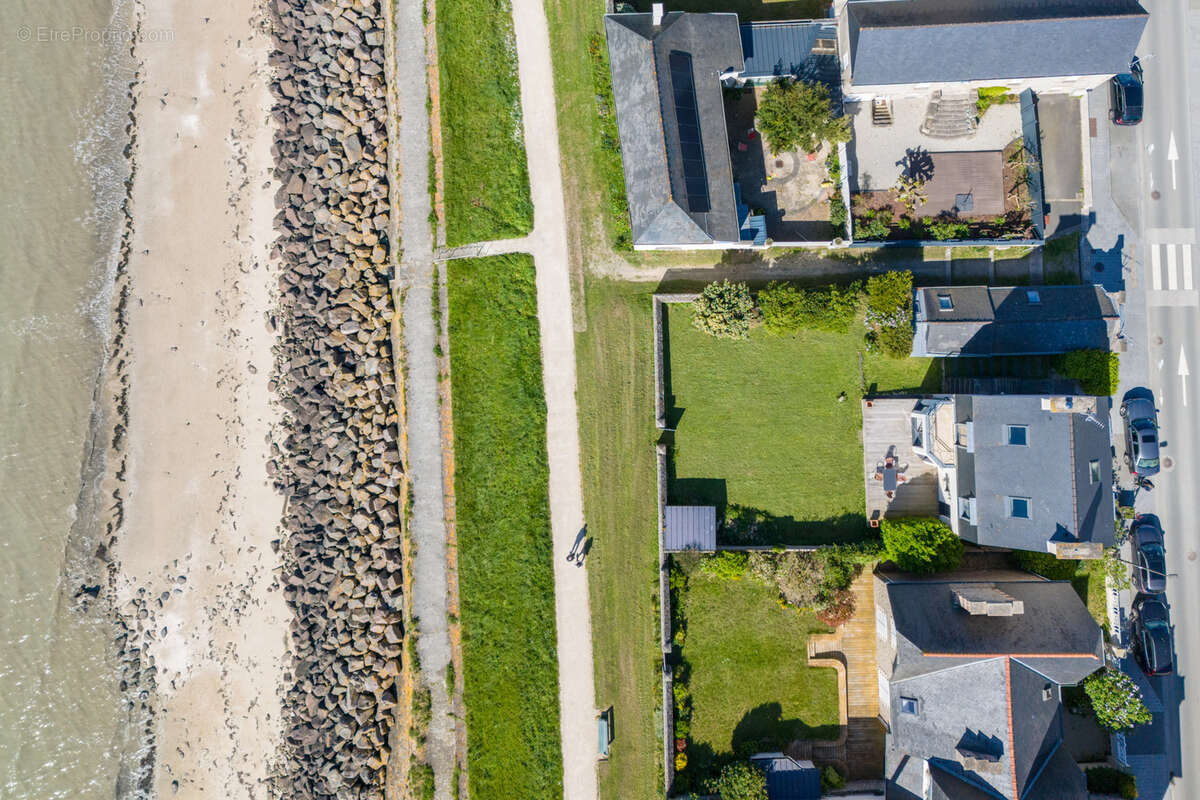 Maison à SAINT-JACUT-DE-LA-MER