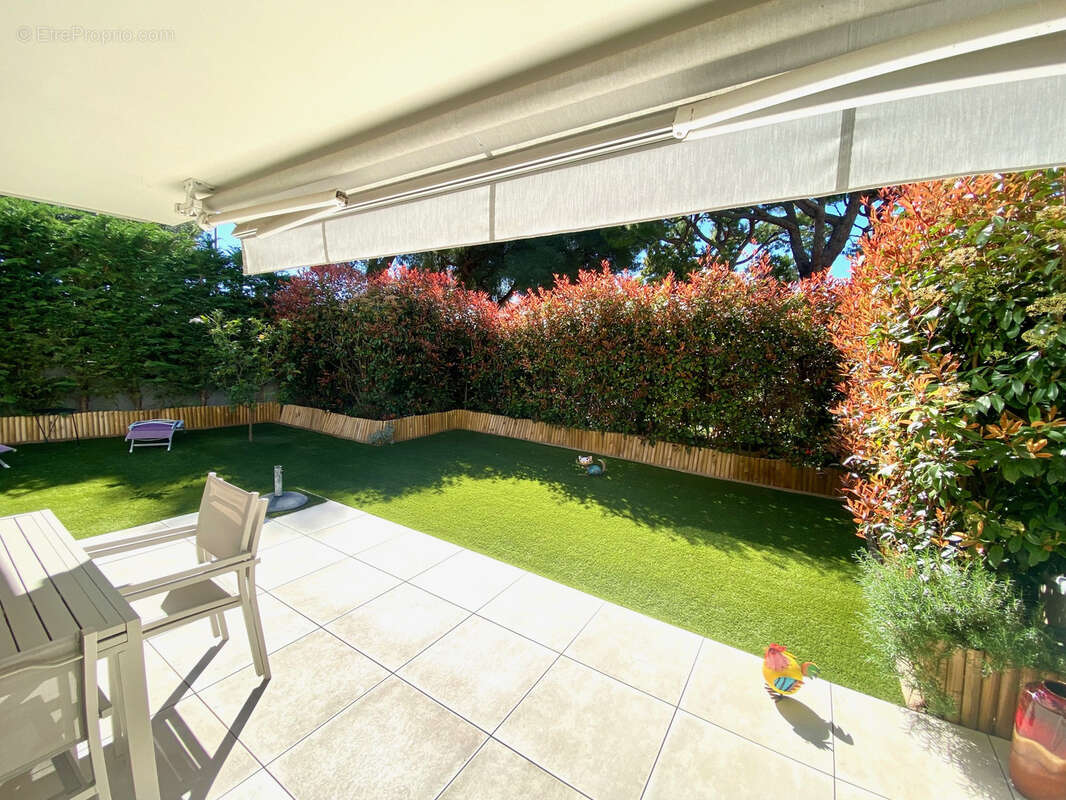 Appartement à SAINT-LAURENT-DU-VAR