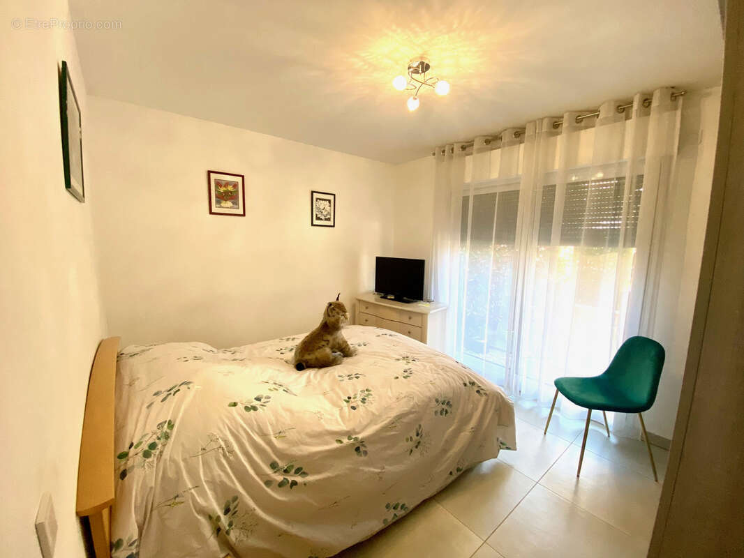 Appartement à SAINT-LAURENT-DU-VAR