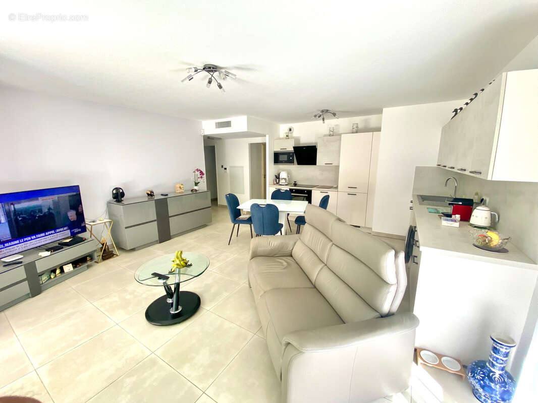 Appartement à SAINT-LAURENT-DU-VAR