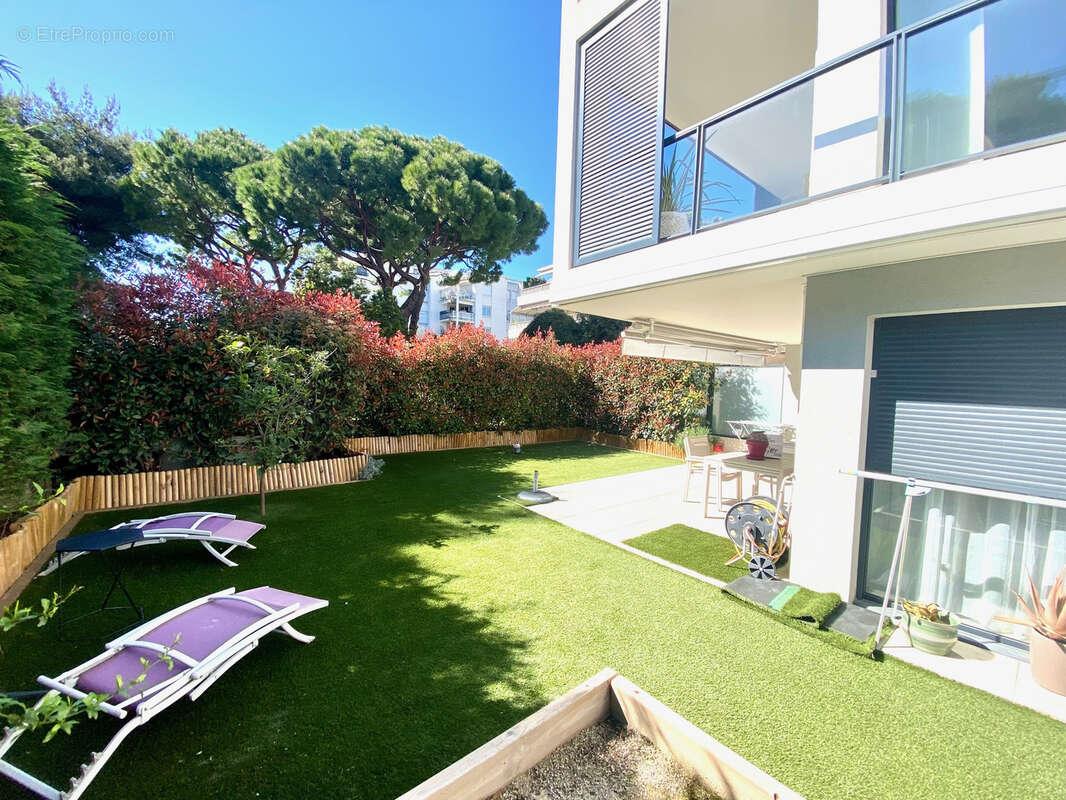 Appartement à SAINT-LAURENT-DU-VAR