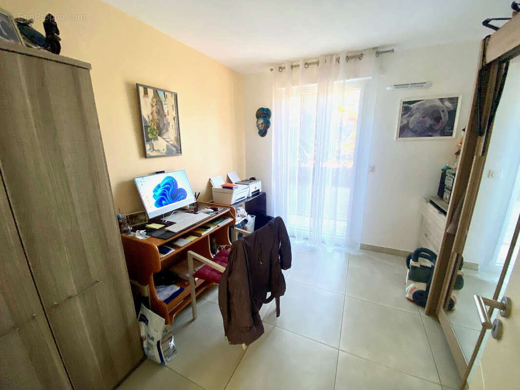 Appartement à SAINT-LAURENT-DU-VAR