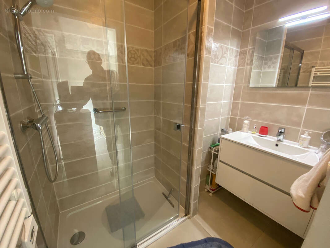 Appartement à SAINT-LAURENT-DU-VAR