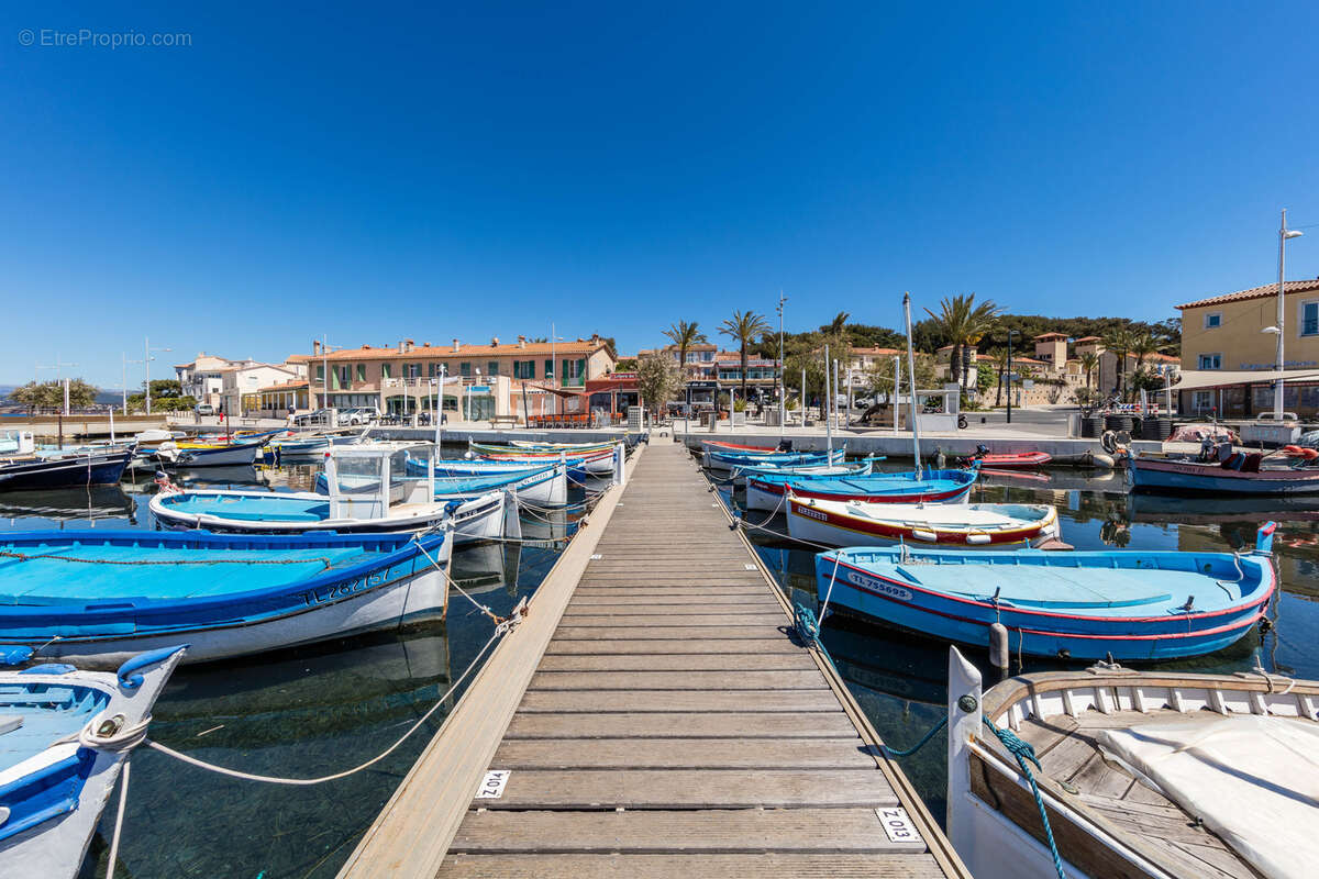 Appartement à SIX-FOURS-LES-PLAGES