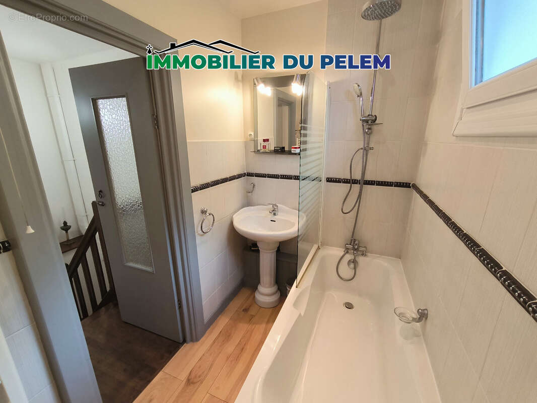 Maison à SAINT-NICOLAS-DU-PELEM