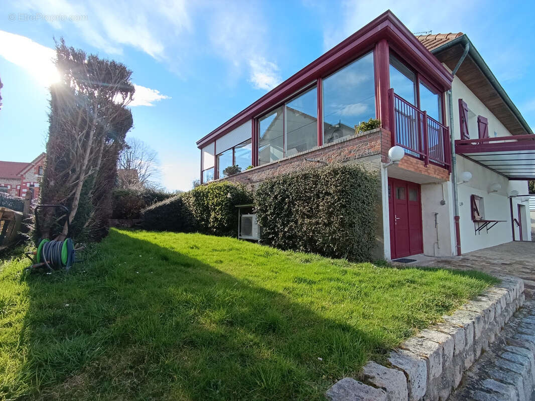 Maison à SAINT-REMY-EN-ROLLAT