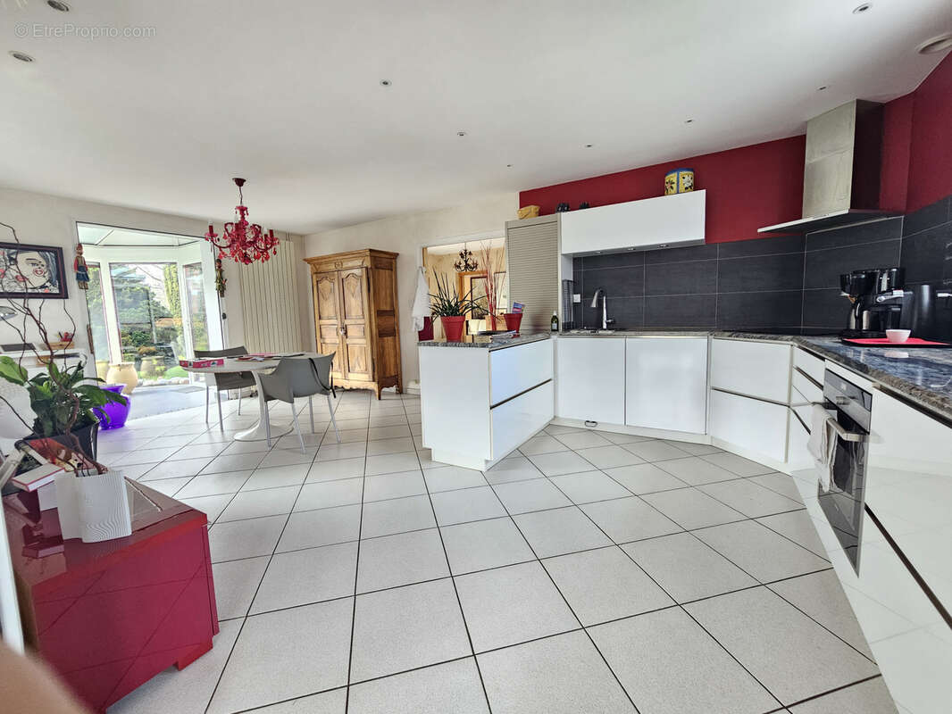 Maison à SAINT-REMY-EN-ROLLAT