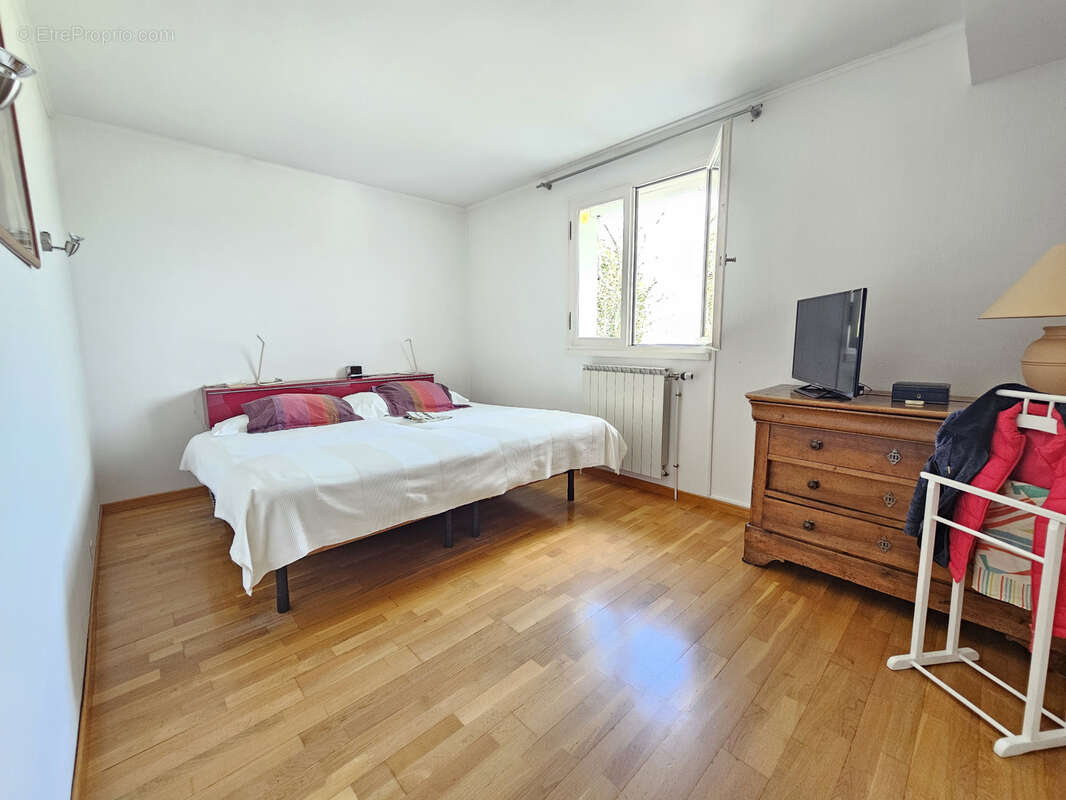 Maison à SAINT-REMY-EN-ROLLAT