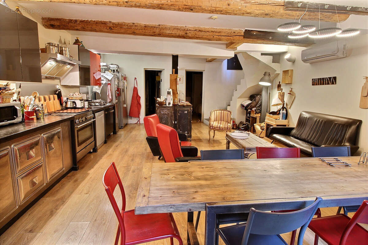 Appartement à MARSEILLE-1E