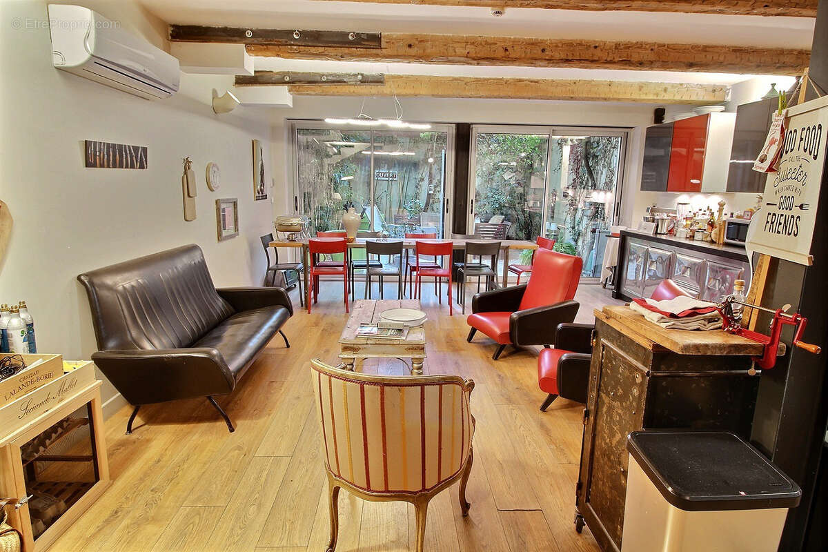 Appartement à MARSEILLE-1E