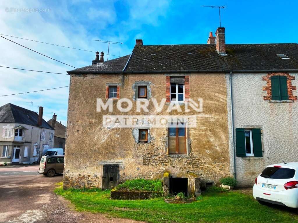 Maison à TAMNAY-EN-BAZOIS