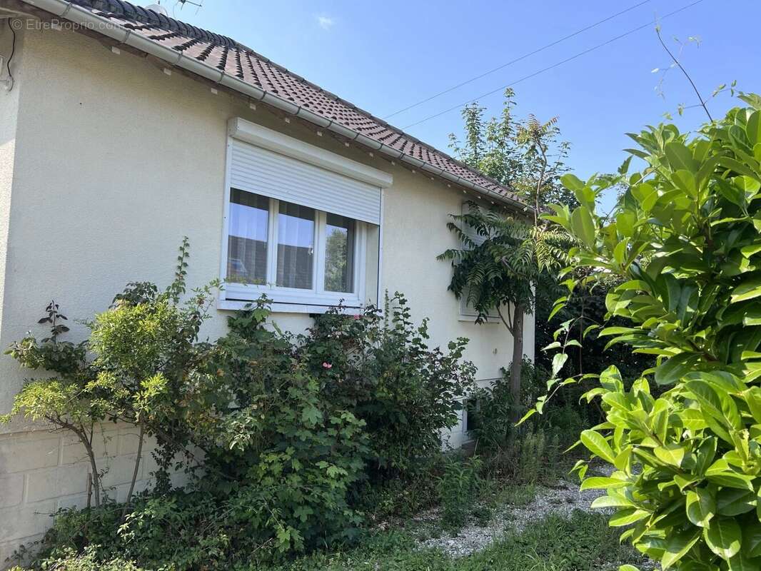 Maison à VULAINES-SUR-SEINE