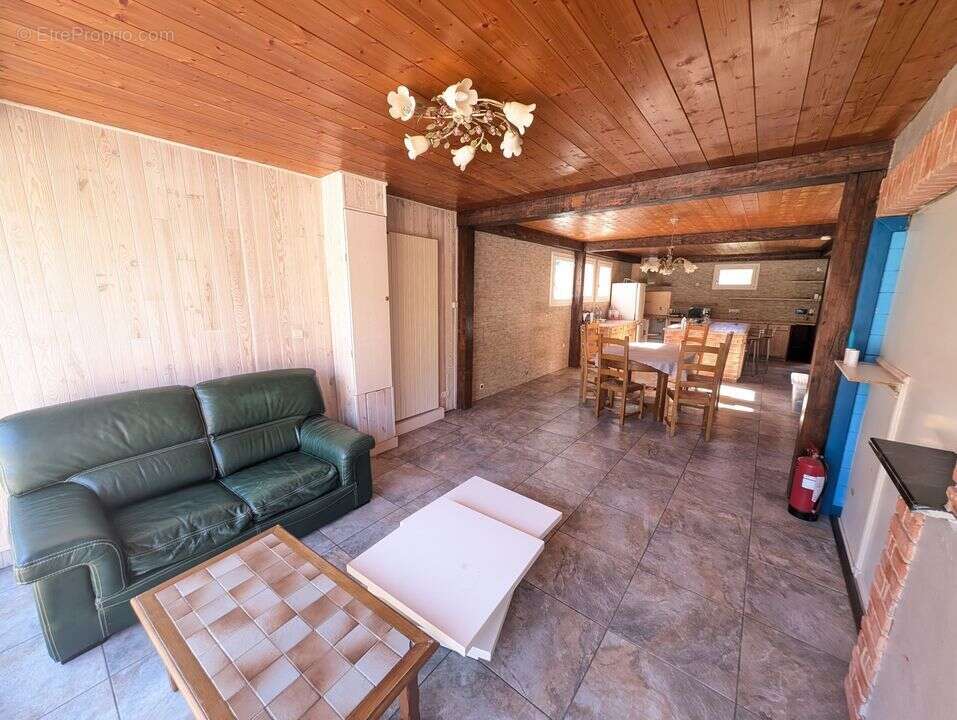 Maison à LA CHAPELLE