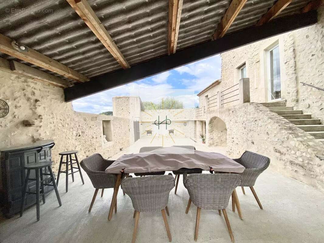 Maison à MONTELIMAR