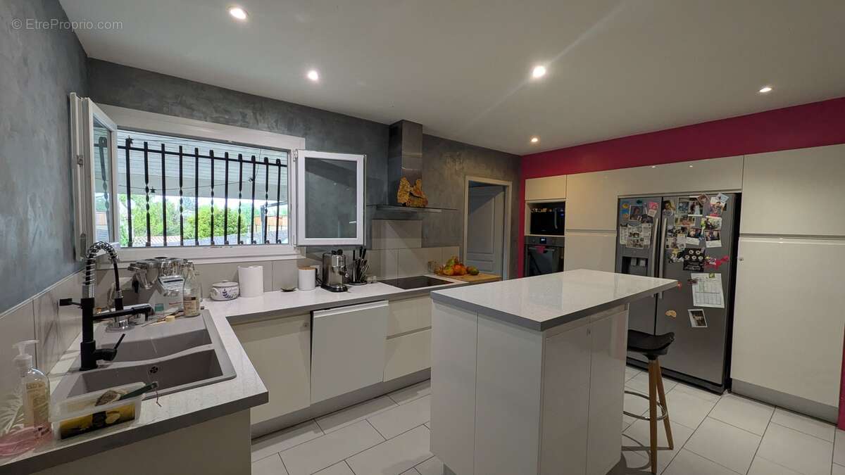 Maison à SAINT-CAPRAIS-DE-BORDEAUX