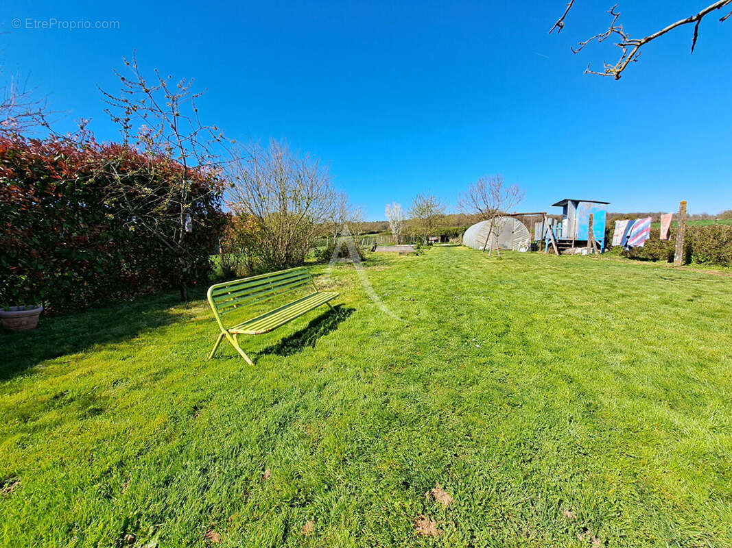 Maison à LES HERBIERS