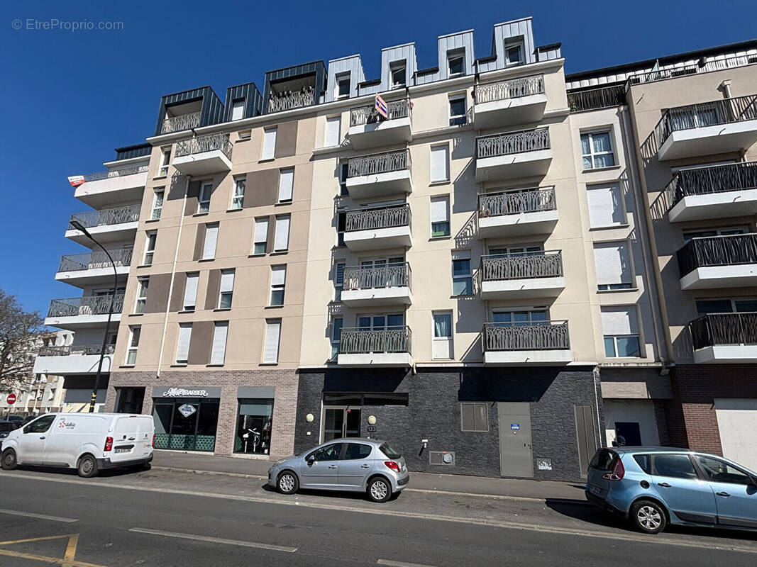 Appartement à SARTROUVILLE